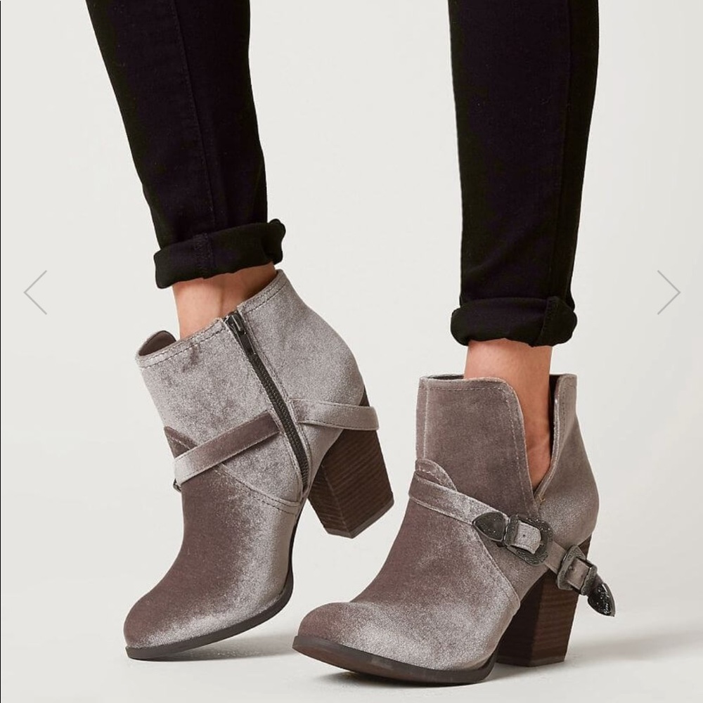 Not Rated Jibu Boots